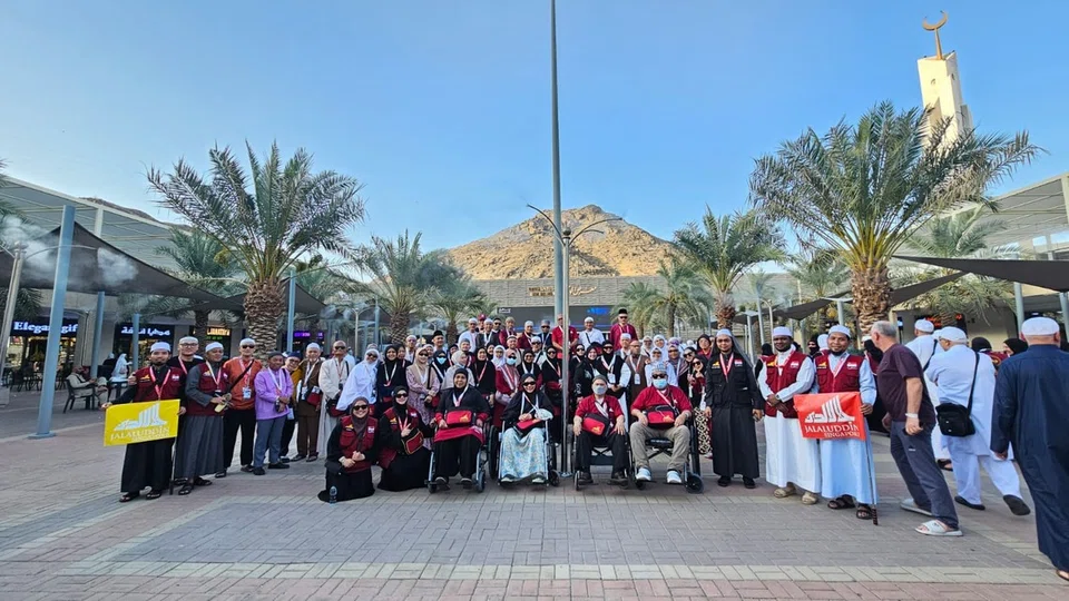 Jemaah menziarahi Muzium Al Wahyu.