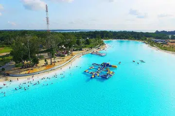 TARIKAN PELANCONG: Antara pembangunan yang bakal diusahakan di Bintan termasuk Bintan Resorts' Treasure Bay. - Foto BINTAN RESORTS CAKRAWALA