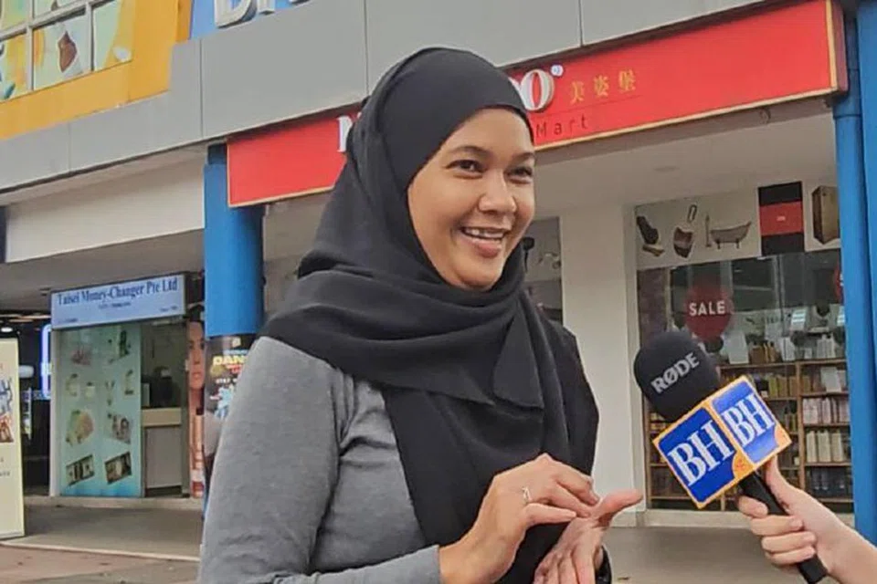Cik Nooraini Mohd Salleh berkata keluarganya mendapat bantuan kewangan sepanjang 10 tahun menyusuli pertemuannya dengan Encik Lee semasa sesi bertemu penduduk.