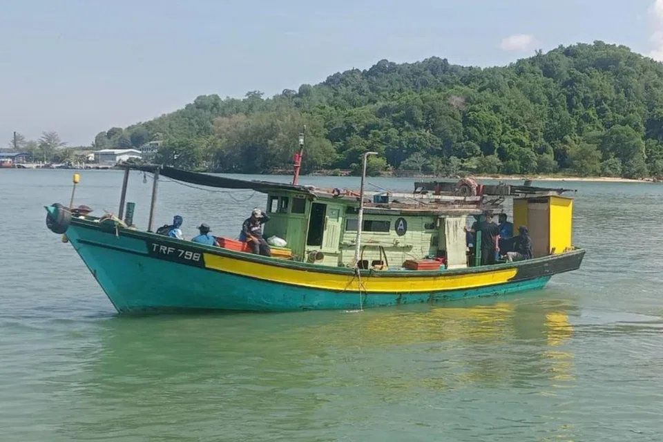 Bot yang dinaiki tiga nelayan dari Kemaman, Terengganu, ini dilaporkan hilang selepas keluar mencandat sotong di perairan Kemaman, Terengganu, sejak 13 Oktober. 