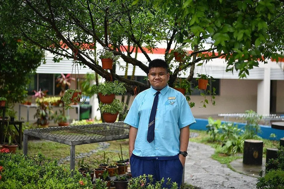 GAGAHI CABARAN: Ryan Rydzuan Saipulbahari semalam menerima Anugerah Pelajar Contoh Lee Kuan Yew di Majlis Penyampaian Anugerah Khas anjuran Kementerian Pendidikan (MOE) yang diadakan secara maya. - Foto BH oleh ARIFFIN JAMAR