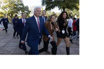TIADA SOKONGAN: Encik Tom Emmer memenangi undian dalaman parti Republikan untuk menggantikan Speaker yang tersingkir, Encik Kevin McCarthy, tetapi menarik diri dek bantahan sayap kanan parti yang diketuai mantan Presiden Amerika Syarikat, Encik Donald Trump. 