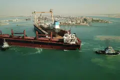 PERDAGANGAN DUNIA TERJEJAS: Kapal tangki Greek Zografia menjalani pembaikan di limbungan Suez Shipyard Co di Ismailia, Mesir, selepas diserang Houthi di Laut Merah pada 22 Januari.