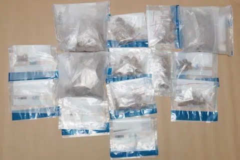 Dadah terkawal, termasuk heroin dan ‘ice’, dirampas dalam beberapa operasi yang dijalankan oleh Biro Narkotik Pusat.
