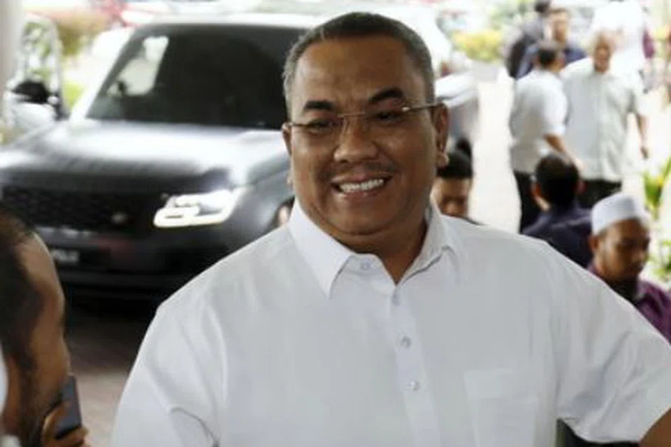 Menteri Besar Kedah, Datuk Seri Muhammad Sanusi Md Nor, meminta Jabatan Peguam Negara menarik balik pertuduhan hasut berkaitan Sultan Selangor kerana beliau telah meminta maaf dan Sultan Sharafuddin Idris Shah menerimanya. 