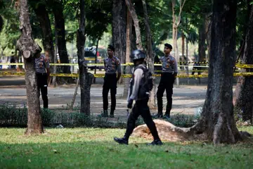 Lebih ramai pegawai polis akan dikerahkan untuk memastikan keselamatan di Indonesia menjelang Hari Natal. FOTO: REUTERS