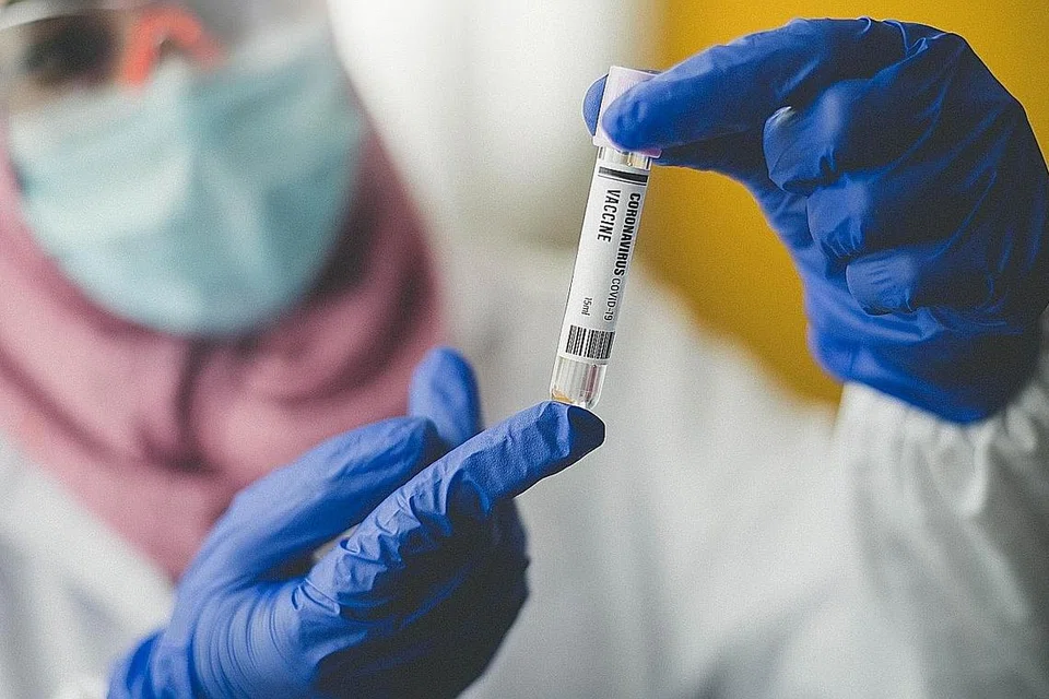 UBAT: Beberapa vaksin kini telah diluluskan beberapa negara bagi penggunaan kecemasan untuk menangani wabak Covid-19. Foto ISTOCKPHOTO