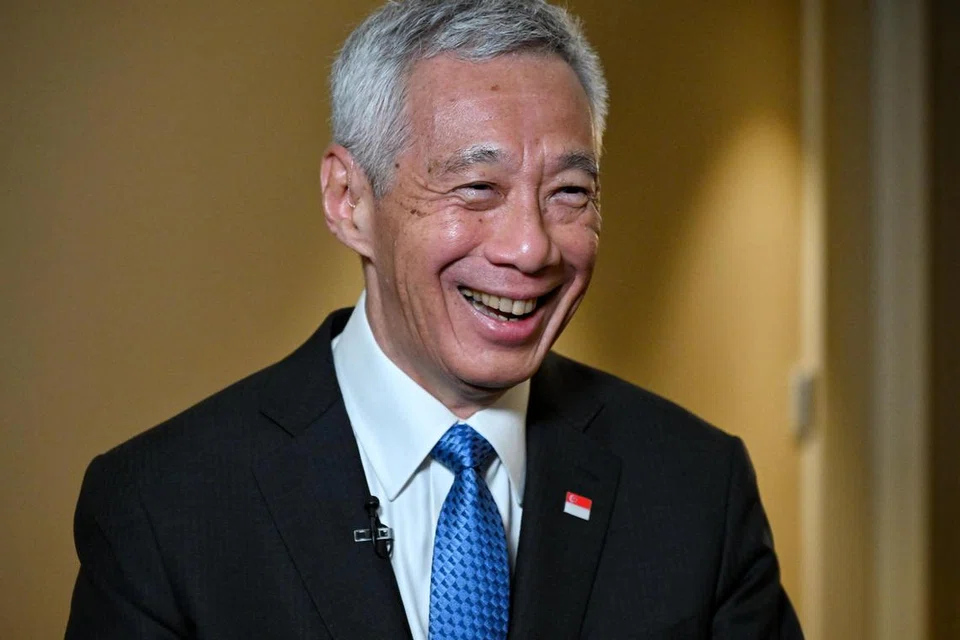 Perdana Menteri, Encik Lee Hsien Loong, mengumumkan pengundurannya sebagai Perdana Menteri selepas menduduki jawatan itu selama 20 tahun.  