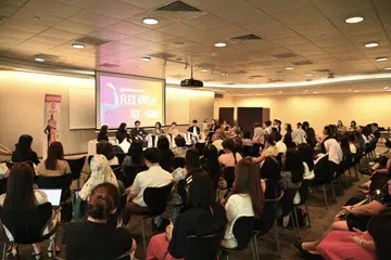 Pertubuhan bukan meraih untung SG Her Empowerment menganjurkan panel perbincangan di NTUC Centre pada 22 Julai membincangkan bagaimana pekerja lelaki dan wanita serta majikan boleh melaksanakan aturan kerja fleksibel sebagai satu norma. 