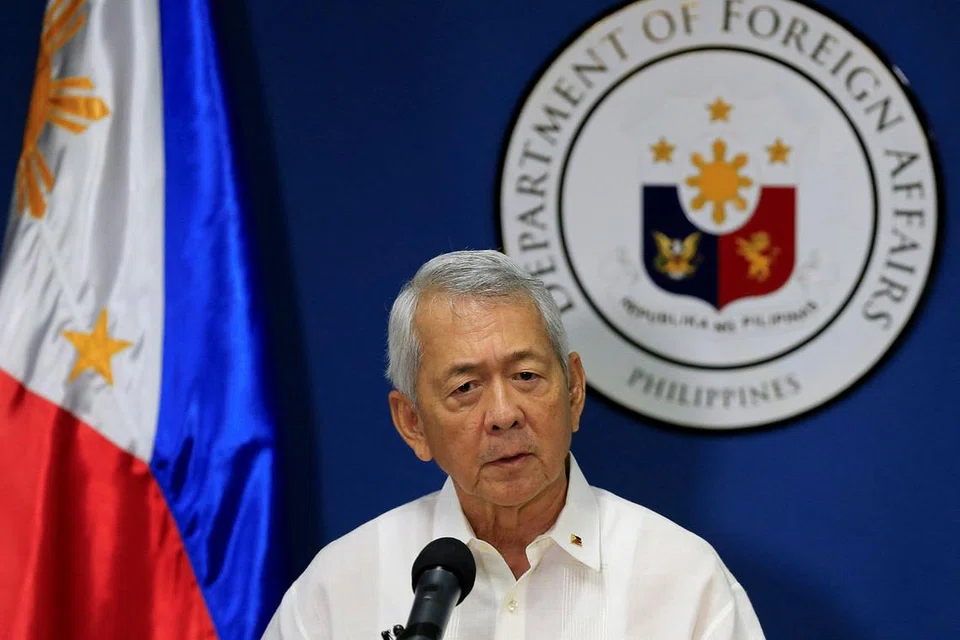 TIDAK SEFAHAMAN: Encik Yasay menegaskan bahawa keputusan China tidak mahu berunding mengenai keputusan timbang tara tidak selari dengan Perlembagaan dan kepentingan Filipina. - Foto REUTERS