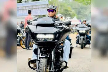 HANYA LUKA KECIL: Beto Kusyairy bersyukur tiada tulang yang patah atau retak setelah mengalami nahas motosikal sewaktu menyertai konvoi Solidariti Wings Motogang Society ke Masjid Negeri Ipoh, Perak