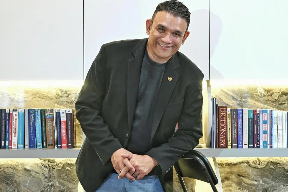 Dalam wawancara bersama Berita Harian (BH), presiden Dewan Perniagaan dan Perusahaan Melayu Singapura (DPPMS), Encik Abdul Malik Hassan, berkata perniagaan Melayu perlu diiktiraf sepenuhnya sebagai penyumbang yang setara kepada ekonomi Singapura, bukan sekadar dilihat sebagai ‘perniagaan masyarakat’.