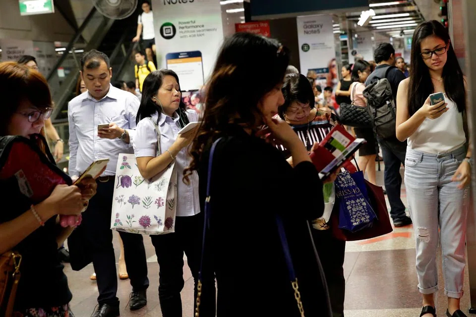 IKUT ARUS PENDIGITALAN: Singapura giat merubah dirinya menjadi Negara Bijak, dengan memperkenal pelbagai daya usaha buat segenap lapisan masyarakat. - Foto fail