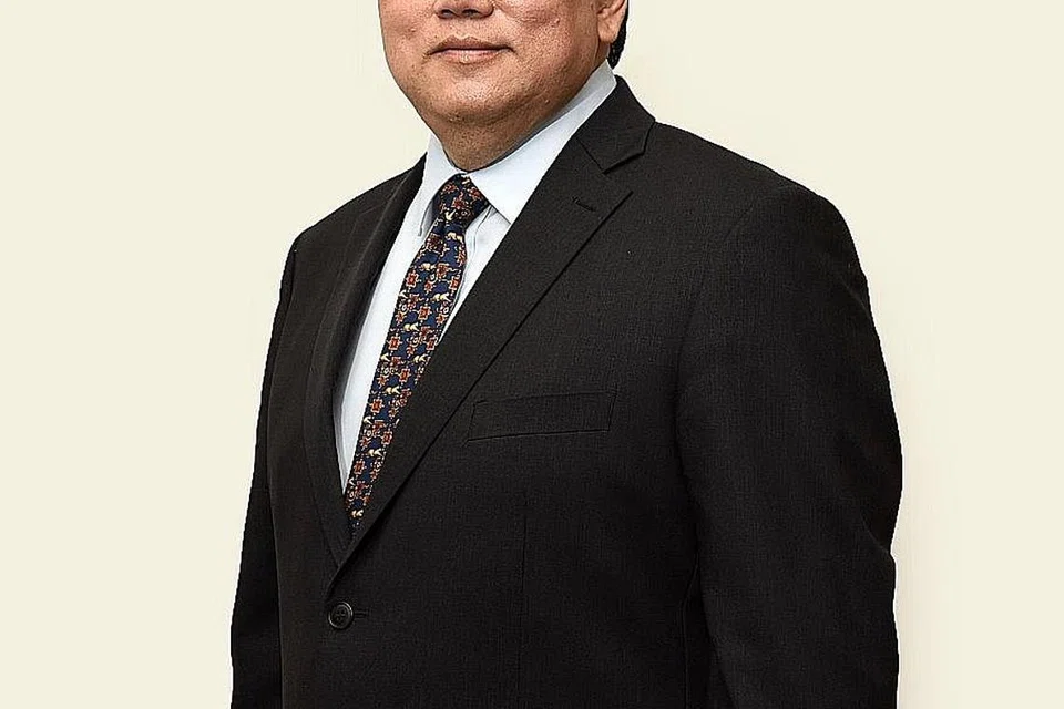 ENCIK BENNY LIM SIANG HOE: Darjah Bakti Utama Bakti Cemerlang. 