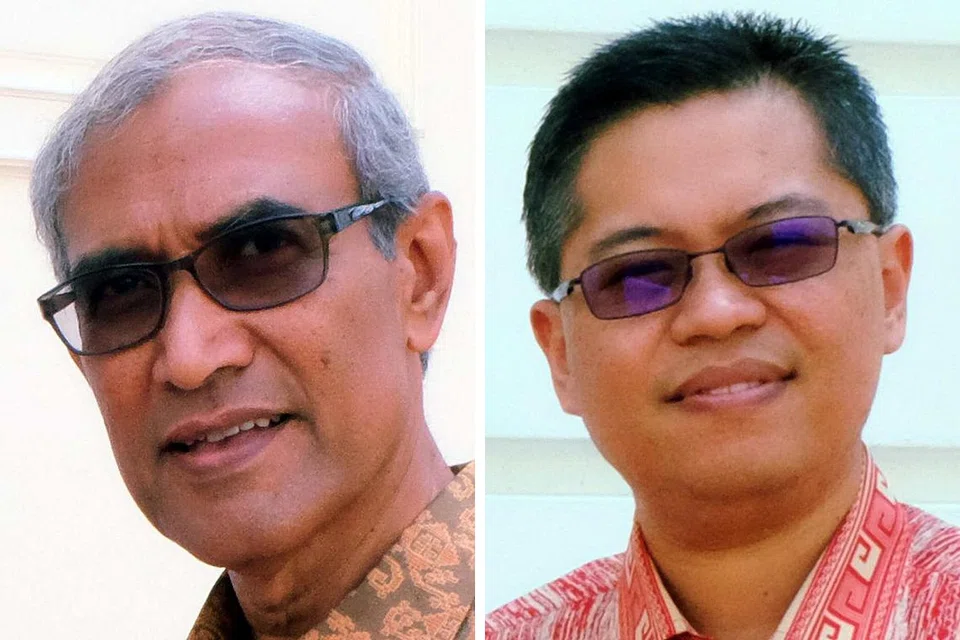 PENYUNTING BERSAMA: Encik Zainul Abidin Rasheed (kiri) dan Dr Norshahril Saat, akan mendermakan pembayaran royalti daripada penjualan buku itu untuk amal.