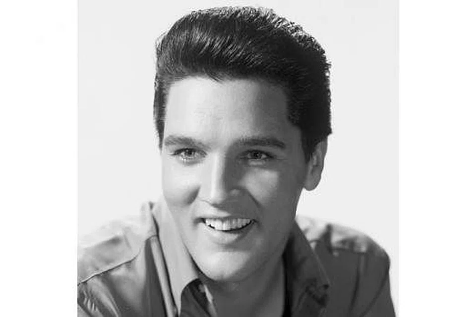 MENDIANG ELVIS PRESLEY: Menggayakan rambut 'pompadour' ketika zaman kegemilangannya. - Foto fail BMG SINGAPORE