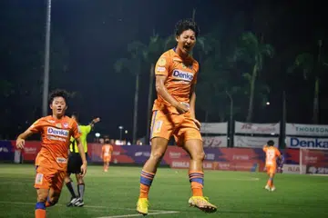 TIMBANG UBAH NAMA: Albirex Niigata kini sedang menimbangkan perubahan nama sempena musim ke-21 mereka di sini, sejak menyertai liga setempat pada 2004 sebagai sebuah pasukan asing.