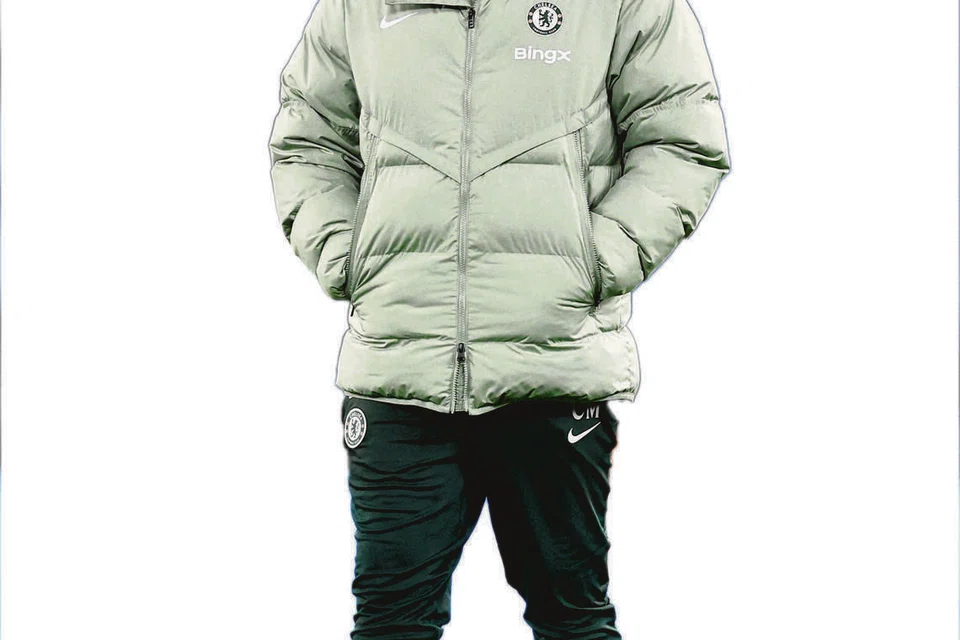 Bekas pengurus pasukan bawah-21 tahun Chelsea, Calum McFarlane, dilantik menjadi pengendali sementara Chelsea hingga akhir musim 2025/2026, gantikan Liam Rosenior. Ini merupakan kali kedua beliau memegang peranan tersebut.