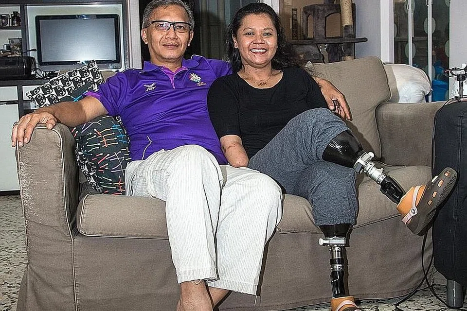 RAMADAN DI 'ISTANA' BARU: Cik Aishah dan Encik Abd Aziz teruja memulakan lembaran baru dalam hidup mereka di rumah baru mereka Ramadan ini. - Foto ZALEHA ABDUL KADIR