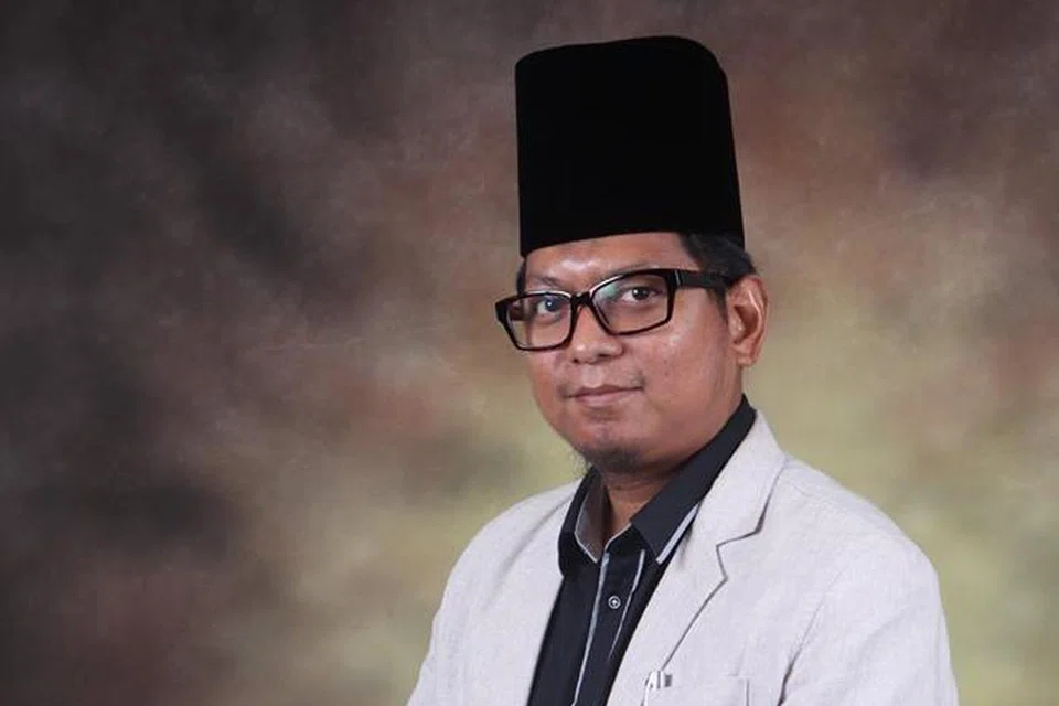 USTAZ FACHRUDDIN DZAKI MOHAMED: Pengurus Masjid Ahmad Ibrahim.