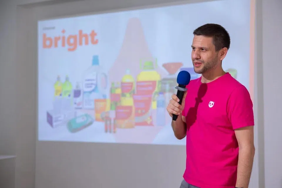 Pengarah perdagangan pantas foodpanda Singapura, Encik Kevin Zagolin, memaklumkan bahawa rangkaian produk berjenama Bright syarikat itu harus memenuhi dua kriteria utama, iaitu harga yang dimampui dan jumlah barangan yang boleh dijual.