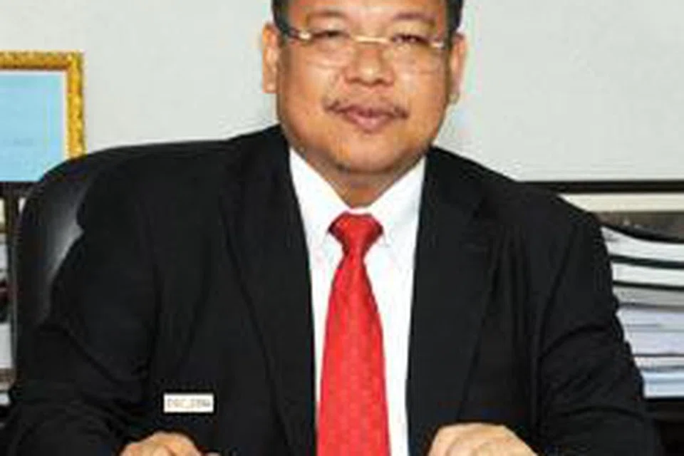 PROFESOR TAN SRI DR NOOR AZLAN GHAZALI: Rancangan kerajaan Malaysia untuk melaksanakan Program Subsidi Bersasar adalah langkah terbaik mengurangkan bebanan kewangan kerajaan dan menangani isu ketirisan subsidi. 