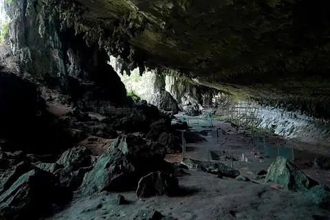 Trader’s cave sarawak, gua dagang, miri, niah national park