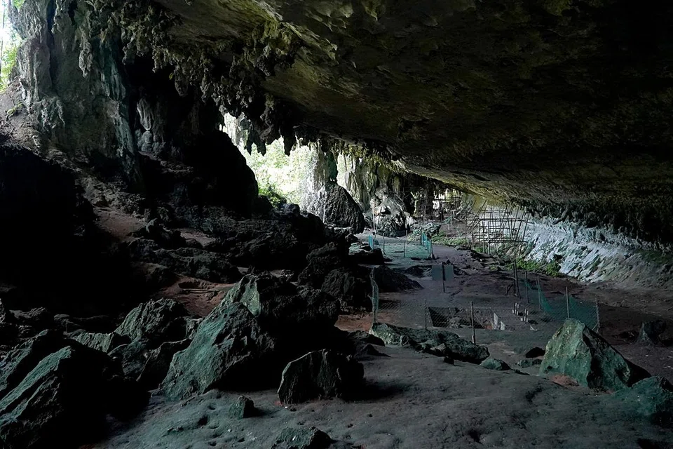 Trader’s cave sarawak, gua dagang, miri, niah national park