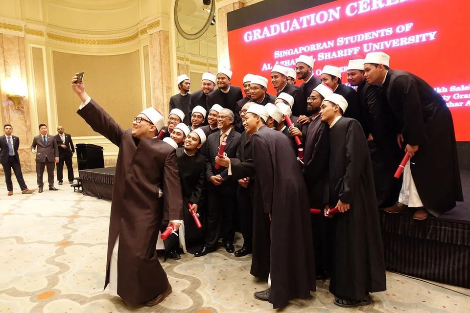SIJIL POS SISWAZAH ISLAM DALAM MASYARAKAT KONTEMPORARI (PCICS): Sijil PCICS yang bakal dilancarkan tahun depan akan melatih siswazah agama di luar negara untuk menerapkan apa yang mereka pelajari dalam konteks Singapura. - Foto Kementerian Perhubungan dan Penerangan (MCI).