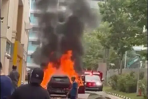 kereta elektrik terbakar, kenderaan elektrik, Woodlands