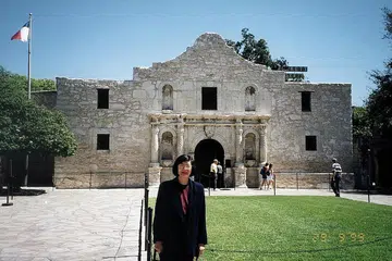 JADI PERINGATAN: Muzium Alamo di San Antonio, Texas, menjadi peringatan akan antara pertempuran paling sengit yang pernah berlaku dalam sejarah. - Foto fail DR FRANCES WOON