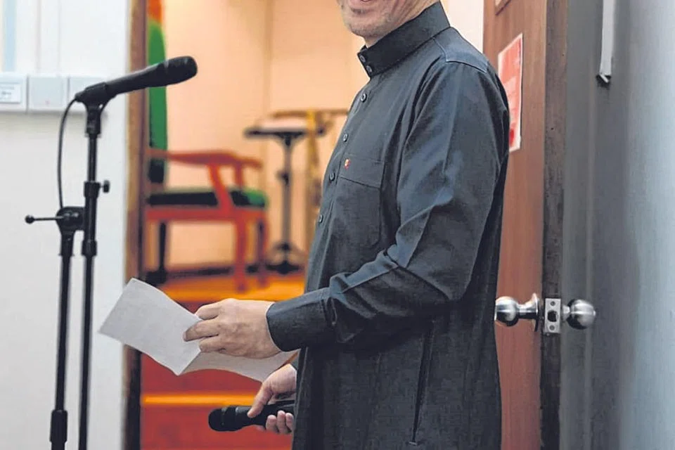 ENCIK ROSLI: Dipilih dalam kalangan anggota pengasas HatiEmas60 sebagai antara tiga pengarah syarikat itu. - Foto ihsan ENCIK ROSLI ABU