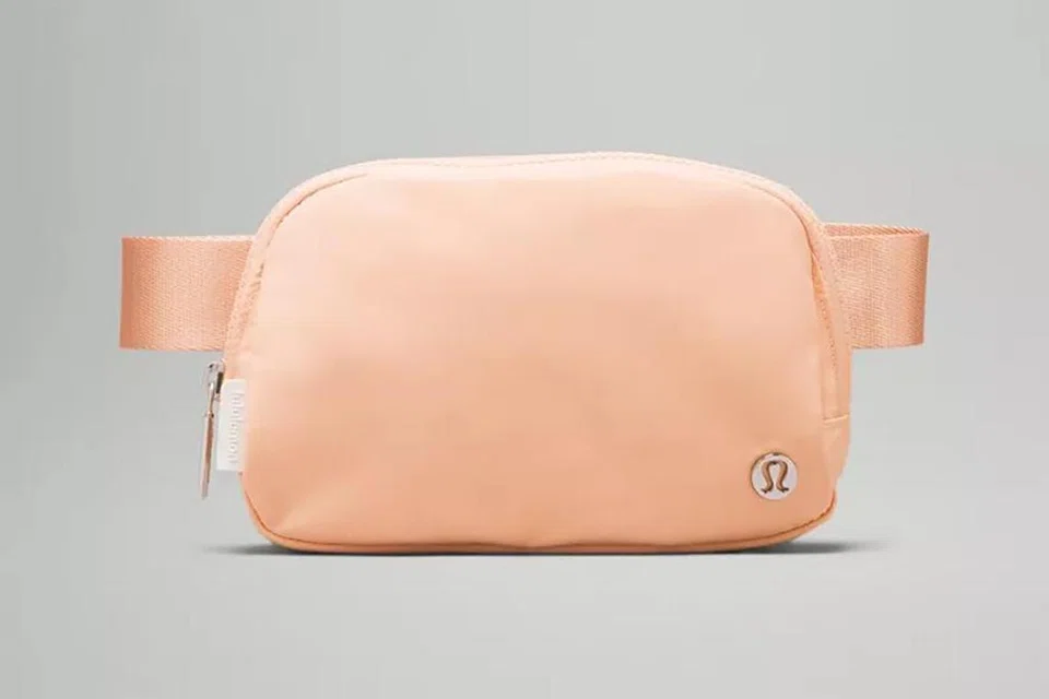 RINGAN: Lululemon Everywhere Belt Bag Large 1L ($62 di Lululemon)