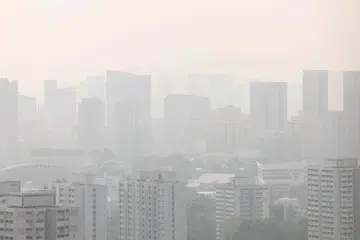 Jerebu kelihatan di udara di kawasan Clementi Avenue 3 pada 9.35 pagi, 26 Mac.