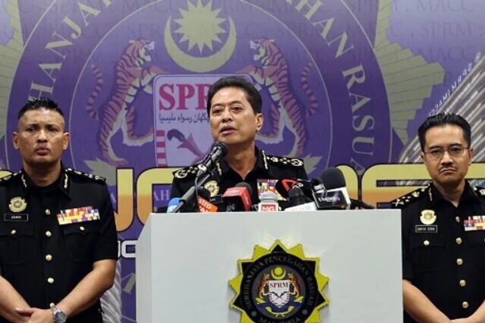 Mantan menteri, disiasat, kes rasuah, M’sia, projek  mega RM1.1b