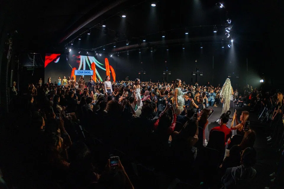 Seramai 50 pereka fesyen dan jenama telah mempamerkan koleksi sedia dipakai atau ‘ready-to-wear’ di acara pertunjukan fesyen tahunan, Minggu Fesyen Kuala Lumpur (KLFW) 2024, dari 29 Julai hingga 4 Ogos.