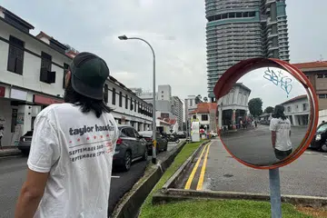 Jailani (bukan nama sebenar) meniti hari-hari dengan menyendiri dan cuba mengelakkan situasi yang boleh mencetuskan kemurungan.