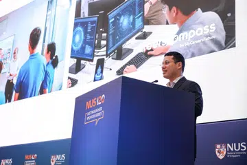 Menteri Pendidikan, Encik Desmond Lee, berucap dalam Siri Penceramah Terkemuka NUS 120 di Universiti Nasional Singapura (NUS) pada 21 Mei.