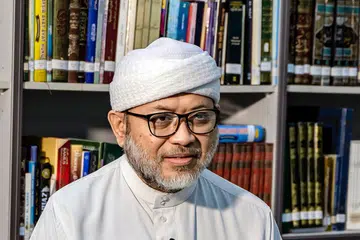 MANFAAT KERJASAMA: Antara manfaat kerjasama RRG dengan pemerintah ialah peluang bertemu dengan tahanan untuk memberi kaunseling dan memperbaiki keadaan mereka, kata Ustaz Hasbi. - Foto BH oleh NUR DIYANA TAHA