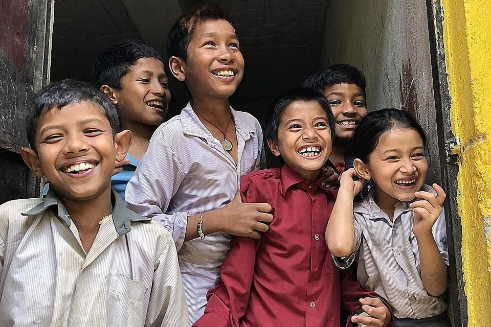 Antara yang dikunjungi perwakilan ialah murid-murid Sekolah Menengah Shree Phulpingkot di Daerah Sindhupalchok. - Foto BH oleh NUR FATHIN AWALLUDIN