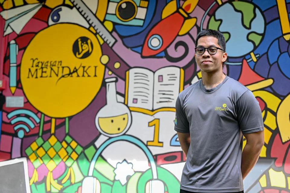 Encik Abdullah Armain, 21 tahun, telah diiktiraf sebagai ‘Individu Cemerlang’ semasa Perjumpaan Hari Raya Menteri 2024, rajin membahagikan masanya dalam kerja kemasyarakatan bersama Yayasan Mendaki pada waktu terluang.