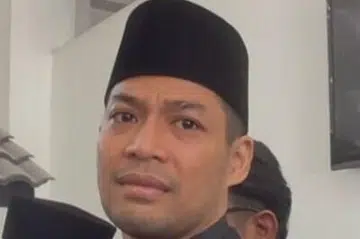 Pelakon Kamal Adli berkata beliau sebenarnya tidak cukup kuat untuk melafazkan cerai terhadap Uqasha dan menyifatkan hari ini sebagai hari paling tidak menyeronokkan dalam hidupnya.