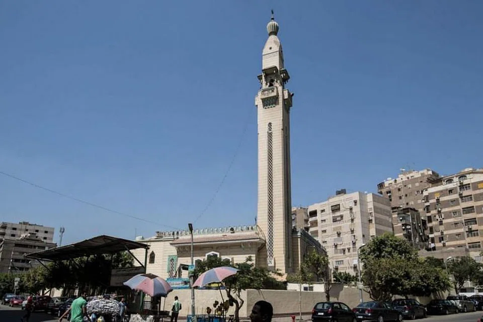 PELAJAR UIGHUR DITANGKAP: Menurut seorang pelajar Uighur yang diberkas, Encik Abdulaziz, sebelum beliau ditangkap oleh polis Mesir, mereka telah mengatakan bahawa pemerintah Cina telah mengatakan bahawa pelajar-pelajar Uighur seperti beliau adalah pengganas. -Foto AFP.