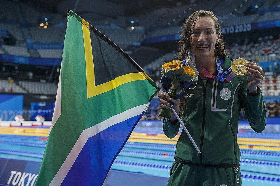 EMAS BERHARGA: Tatjana Schoenmaker menang kuak dada 200 meter wanita semalam dalam masa rekod dunia 2 min 18.95 saat untuk menghasilkan pingat emas pertama Afrika Selatan di Sukan Olimpik Tokyo. - Foto EPA-EFE 