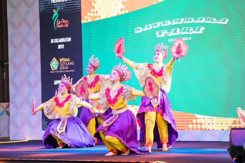 Sekolah Kebangsaan Tun Fatimah dari Johor Bahru merupakan juara kategori sekolah menengah ‘Sayembara Tari Antara Nusa: Celebrating Malay Dance Excellence’ yang menampakkan kematangan dan mutu seni tari tinggi.