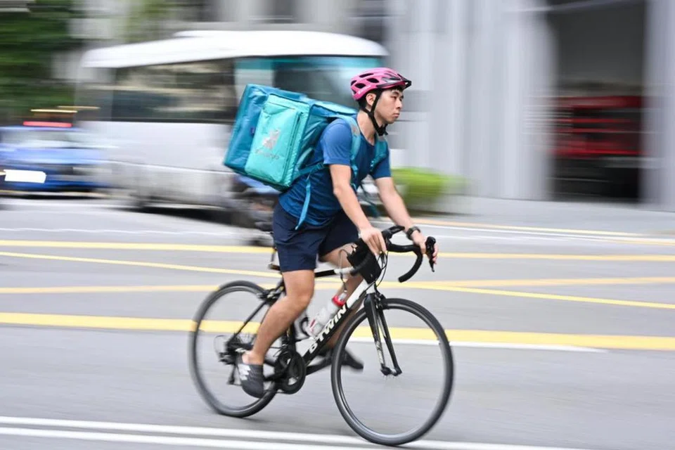 Singapore, Singapura, LTA, URA, waiting bay, ruang menunggu, private devolopment, pembangunan privet, delivery rider, pekerja penghantar