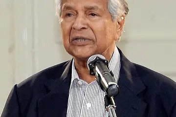 ENCIK MENON: Beliau berasa kehidupan "unik dan luar biasa" Puan Noor Aishah harus dibukukan. 