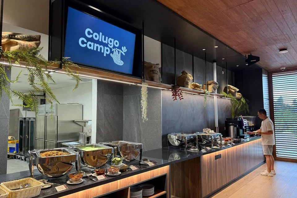Produk bagi menu Colugo Camp diperolehi daripada sumber halal, namun sejauh ini belum ada sijil halal.