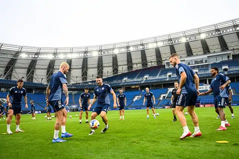 Stadium Sultan Ibrahim bukan sekadar tempat untuk menyaksikan perlawanan bola sepak. Bukan sahaja pemain, bahkan penyokong juga disediakan dengan kemudahan yang selesa dan mencukupi. 