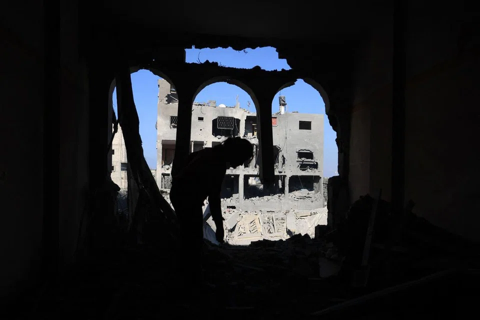 MUSNAH: Sebuah kem pelarian di Jaluran Gaza pada 17 November 2023.